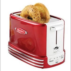 Retro style UNOPENED brand new 2 slice toaster!